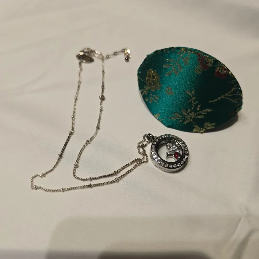Origami Owl floating locket with wine and heart charm, VGUC Silver tone.